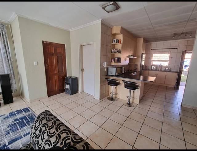 3 BEDROOM CLUSTER FOR SALE IN ELANDSHAVEN